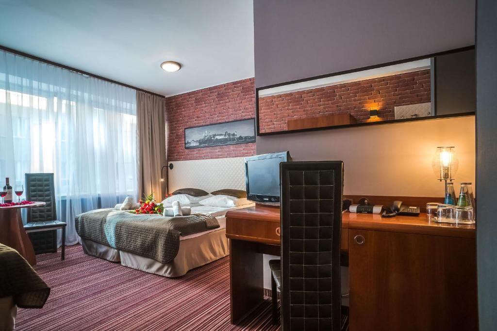 Отель Hotel Delta Краков